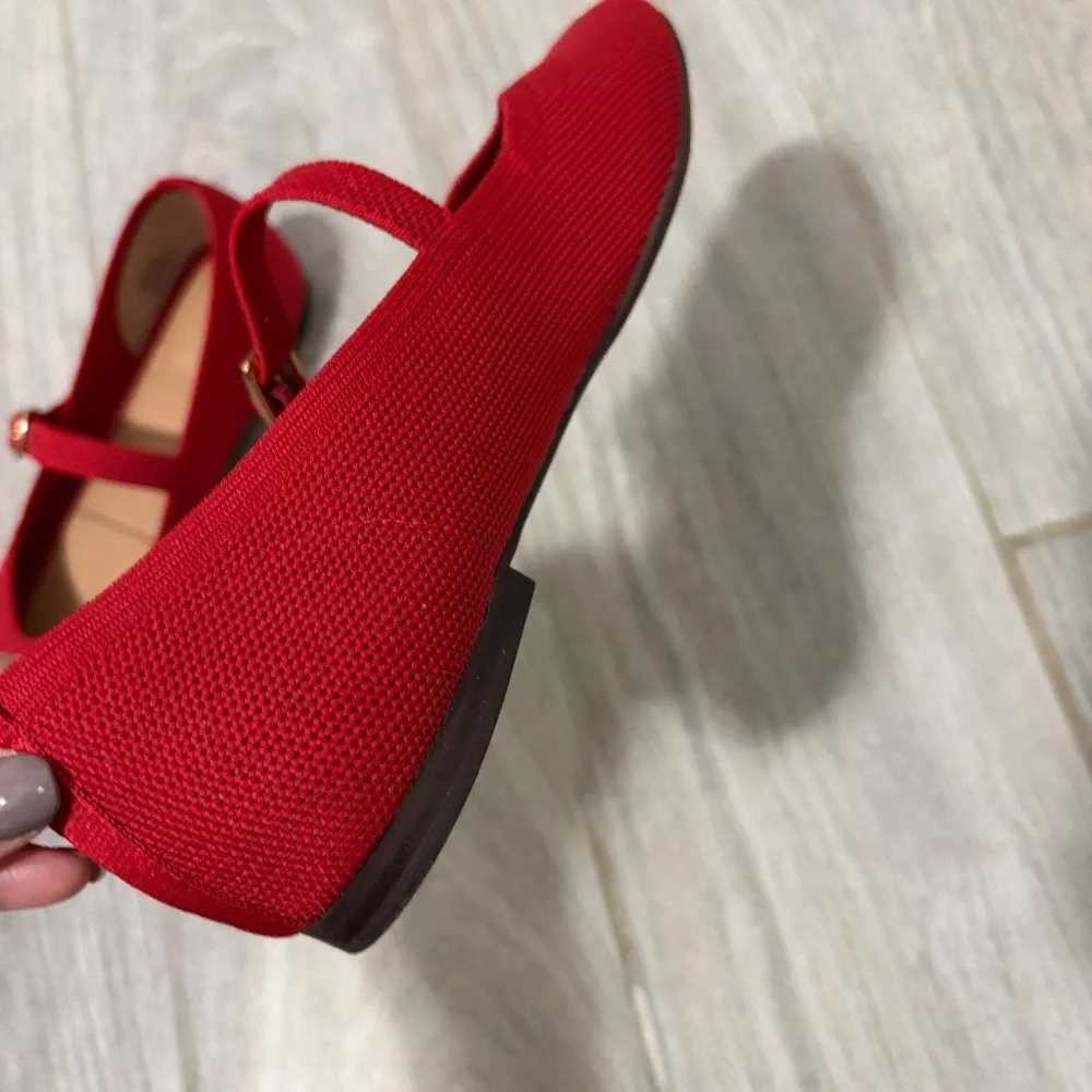 LIKE NEW! Women's Elly & Katie Red Fabric Mary Janes - 6 - Picture 4 of 11